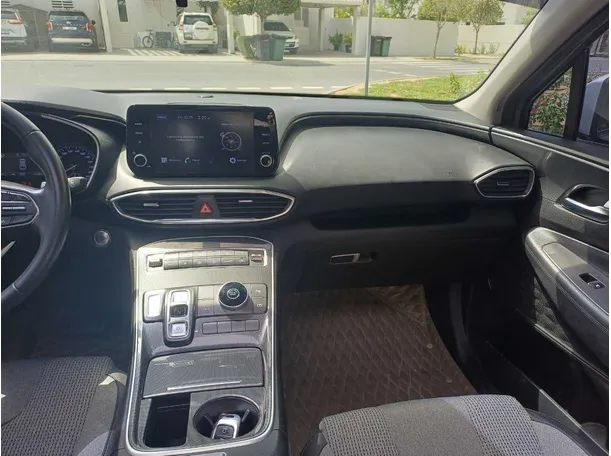 Car image 16