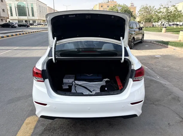 Car image 24
