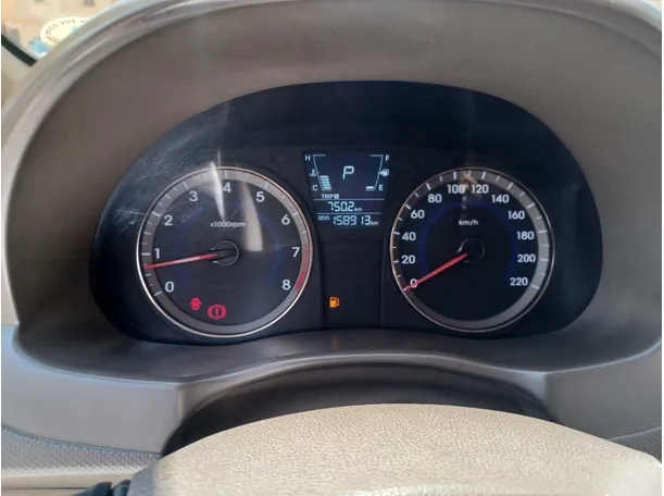 Car image 18