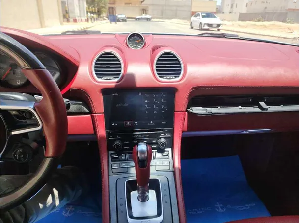 Car image 17