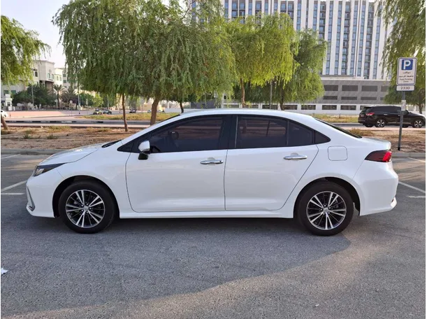 Car image 8