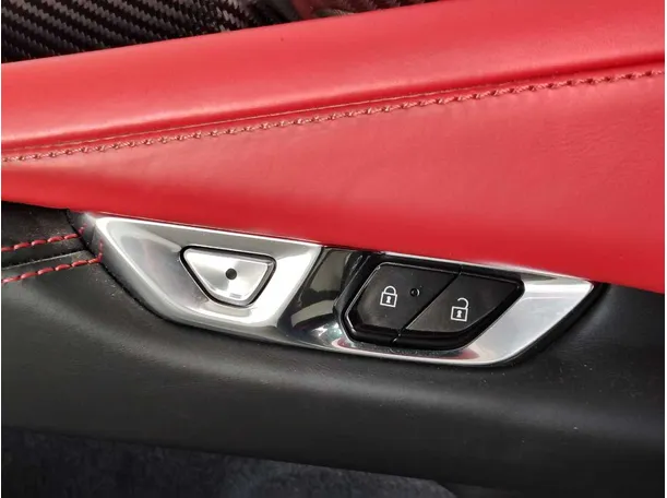 Car image 33