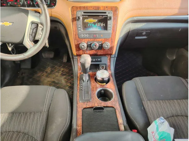 Car image 25