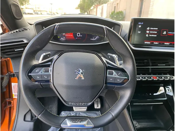 Car image 18