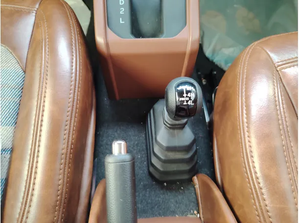 Car image 16