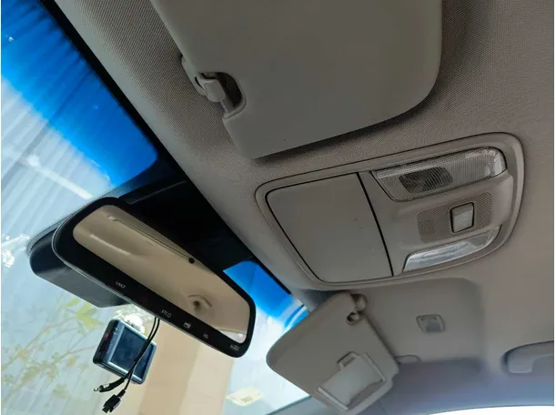 Car image 28
