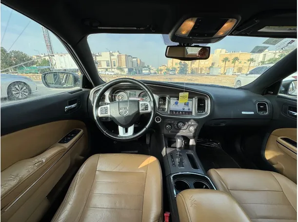 Car image 15