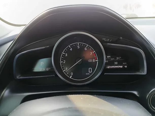 Car image 18