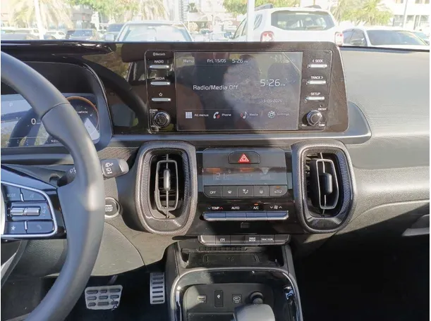 Car image 16