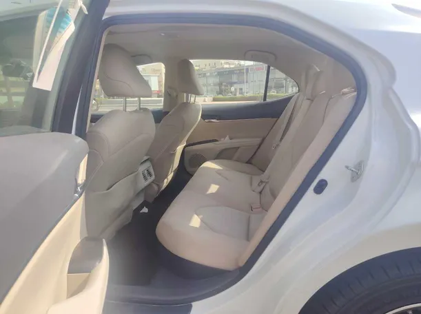 Car image 15