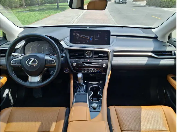 Car image 15