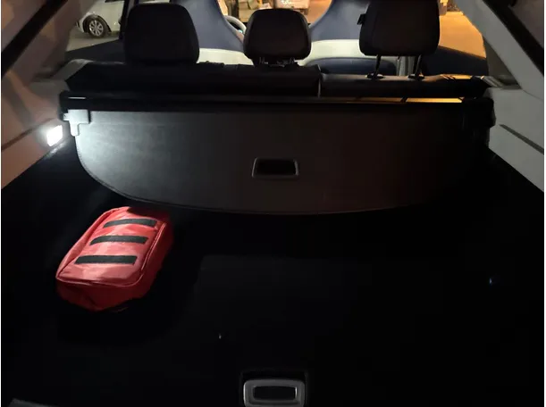 Car image 24