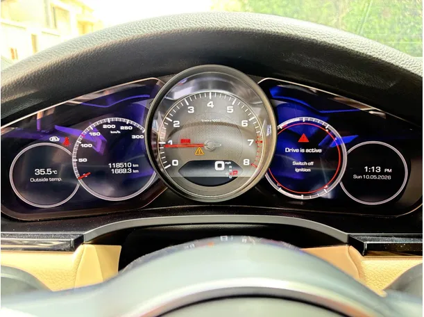 Car image 24