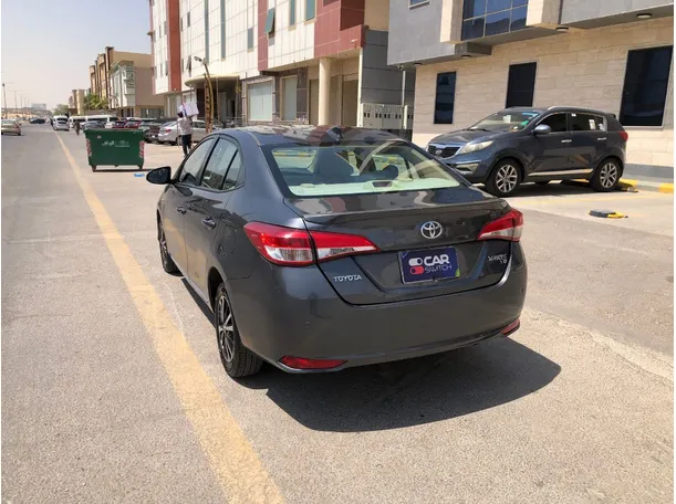 Car image 7