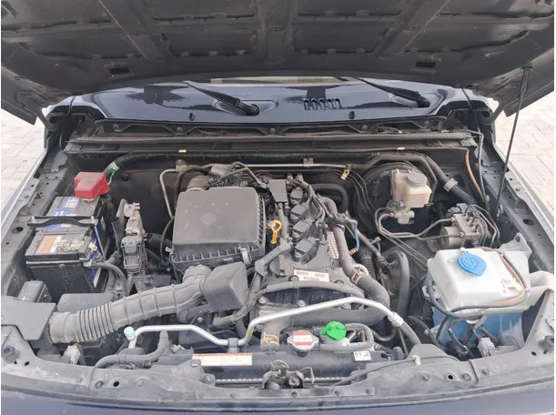 Car image 19