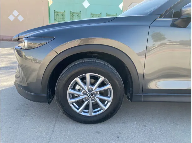 Car image 9