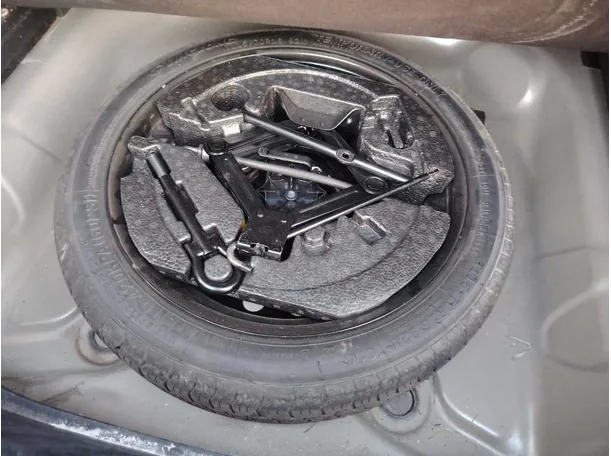 Car image 37
