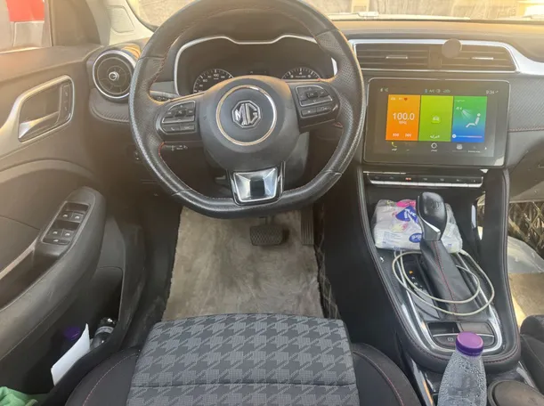 Car image 16