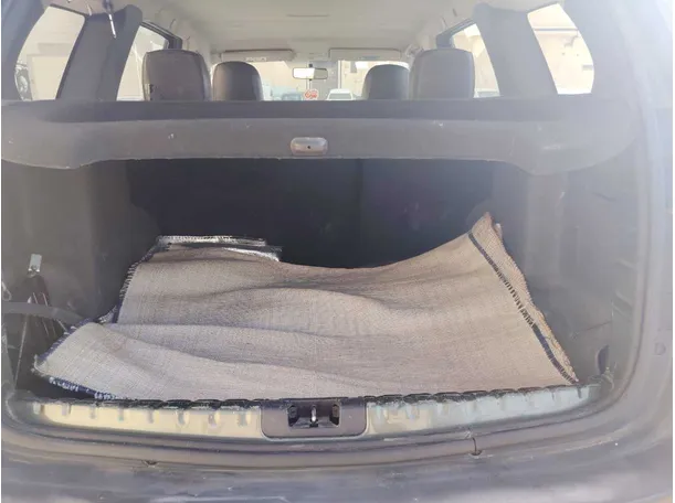 Car image 26