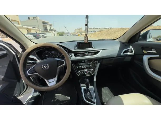 Car image 16
