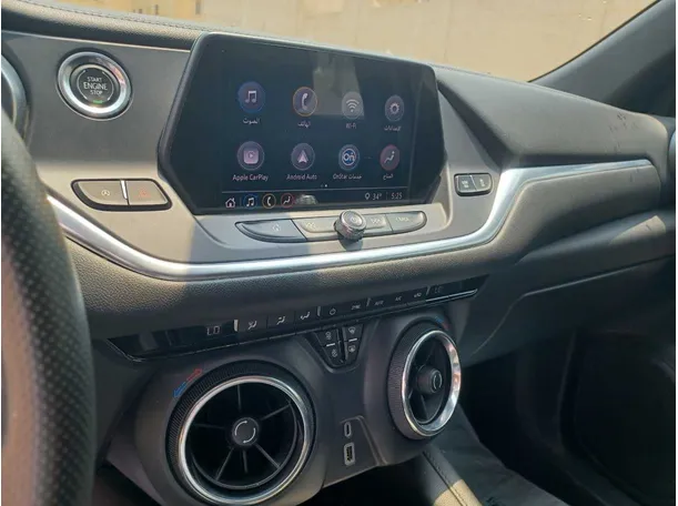 Car image 18