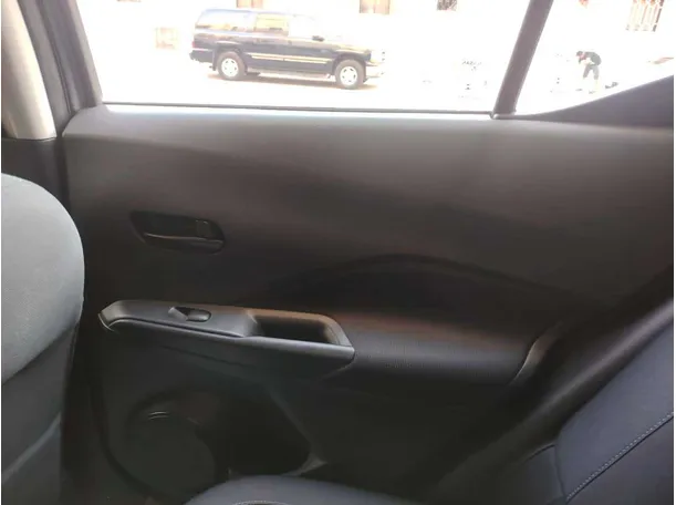 Car image 40