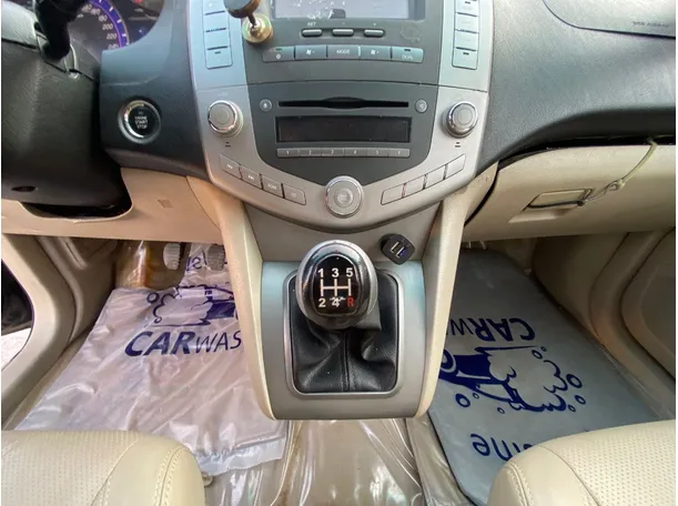Car image 15