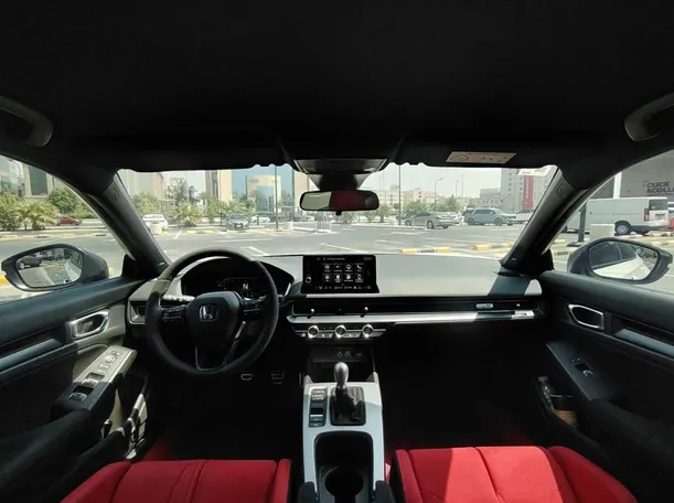 Car image 17