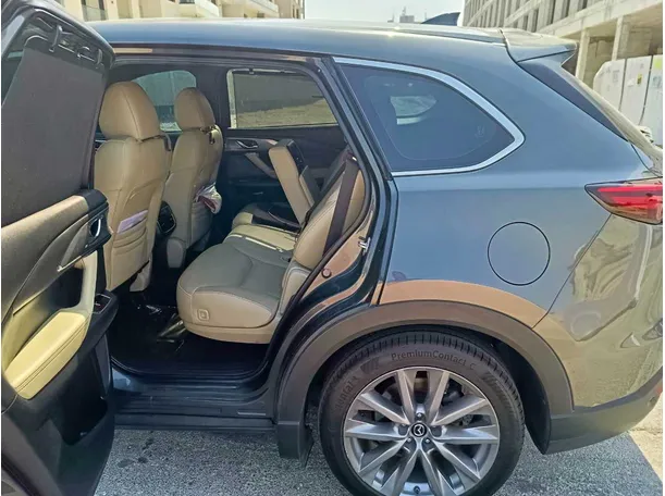 Car image 20