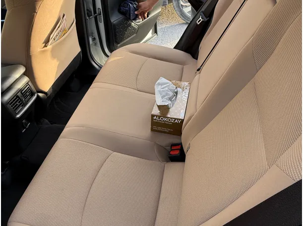 Car image 13