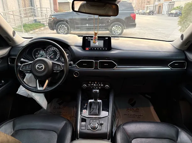 Car image 18