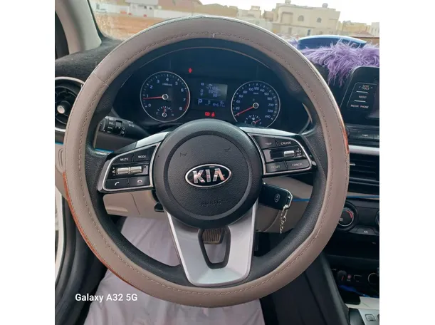 Car image 23