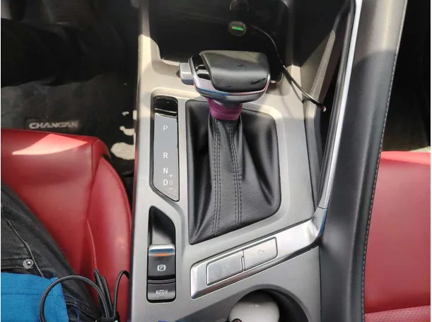 Car image 26