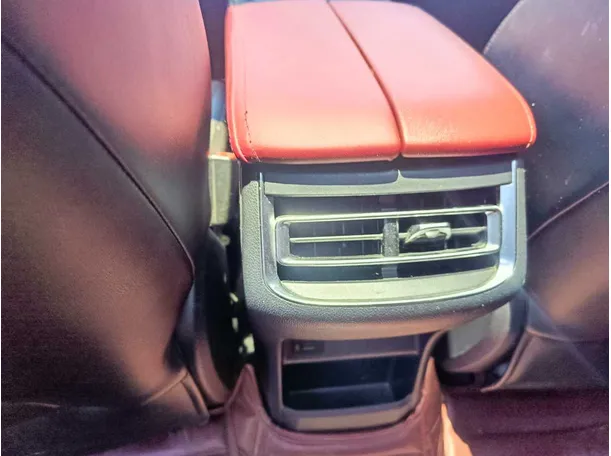 Car image 37