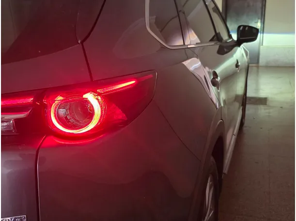 Car image 14