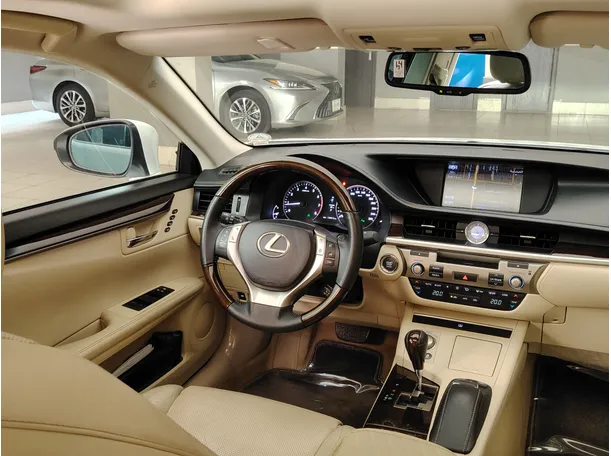 Car image 22