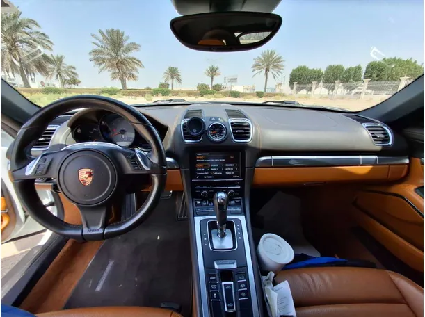 Car image 13