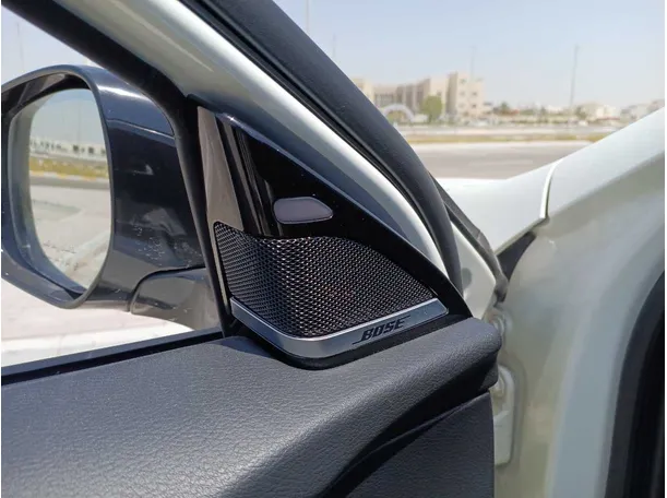 Car image 24