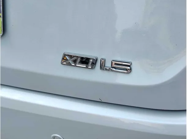 Car image 24
