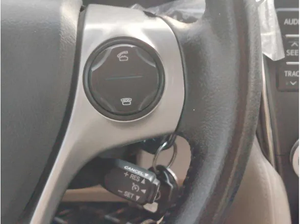 Car image 28