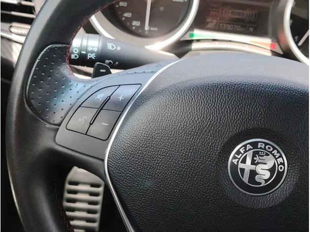 Car image 29
