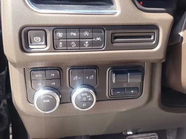 Car image 24