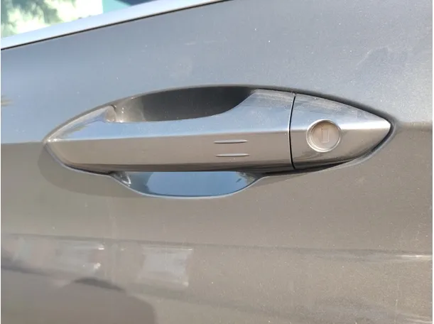 Car image 35