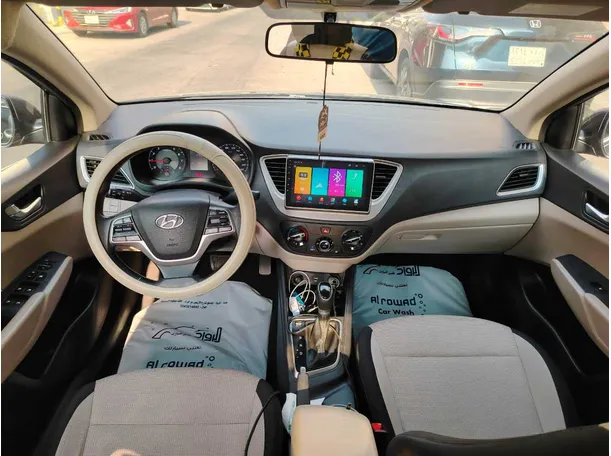 Car image 22
