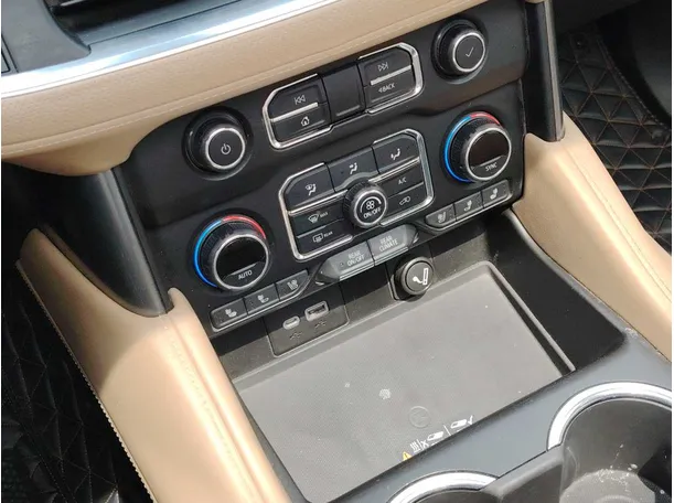 Car image 32