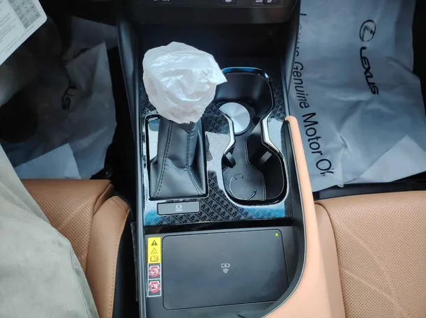 Car image 22