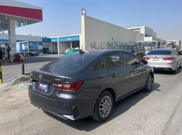 Car image 5