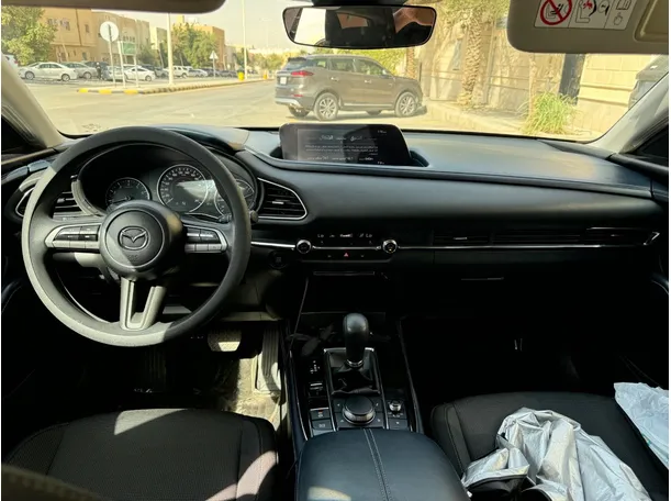 Car image 13
