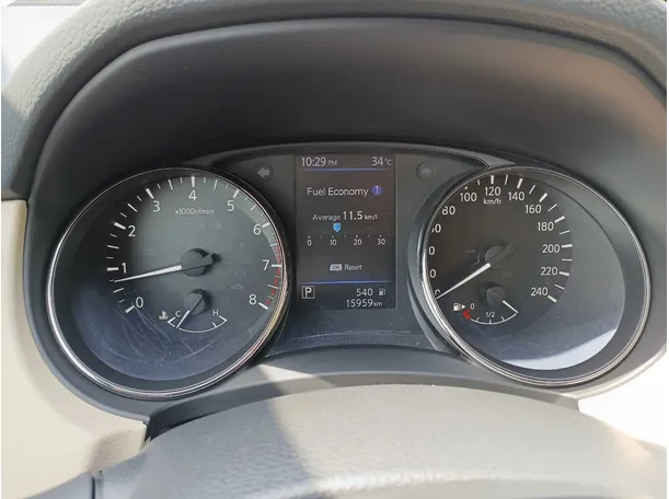 Car image 17