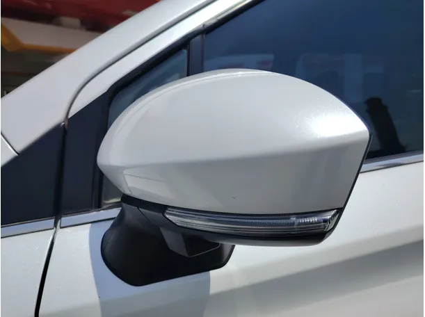 Car image 27